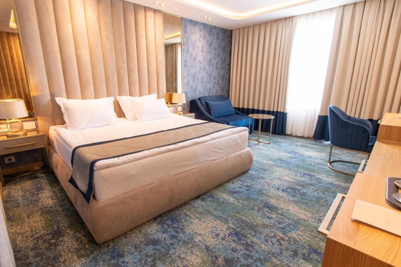 Admiral Hotel Zlatni pjasătsi Eksteriør bilde