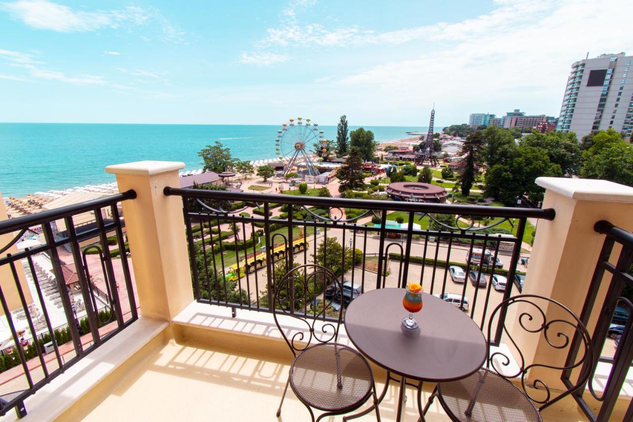 Admiral Hotel Zlatni pjasătsi Eksteriør bilde A balcony